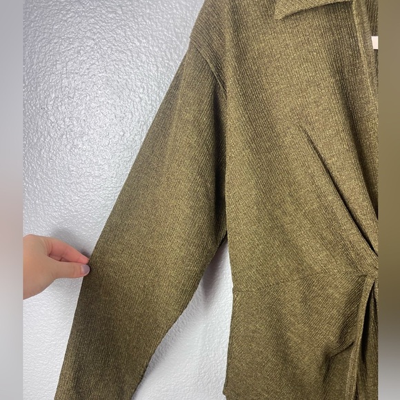 NWT Madewell Twist Front Long Sleeve Shimmery Top Womens S Green Button Mature - Picture 9 of 13